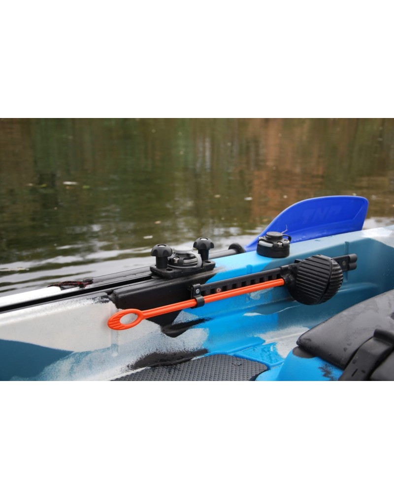 Platform for fishfinder and optional equipment with mount kit for C-shaped track